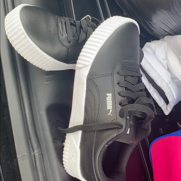 Soft foam Pumas only worn once - Picture 5 of 5